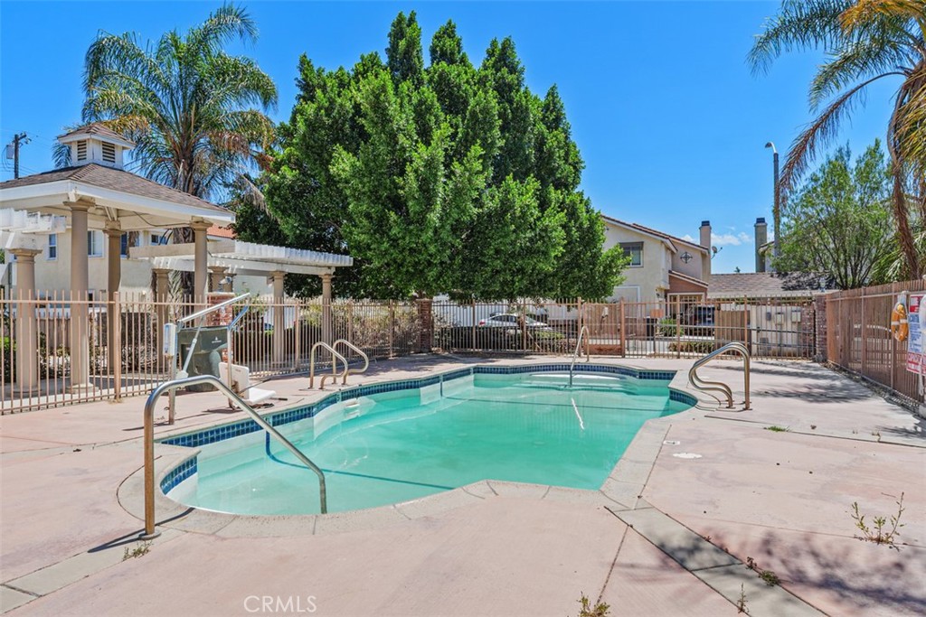 10104 Gould Street Riverside, CA 92503 - Photo 7 of 31