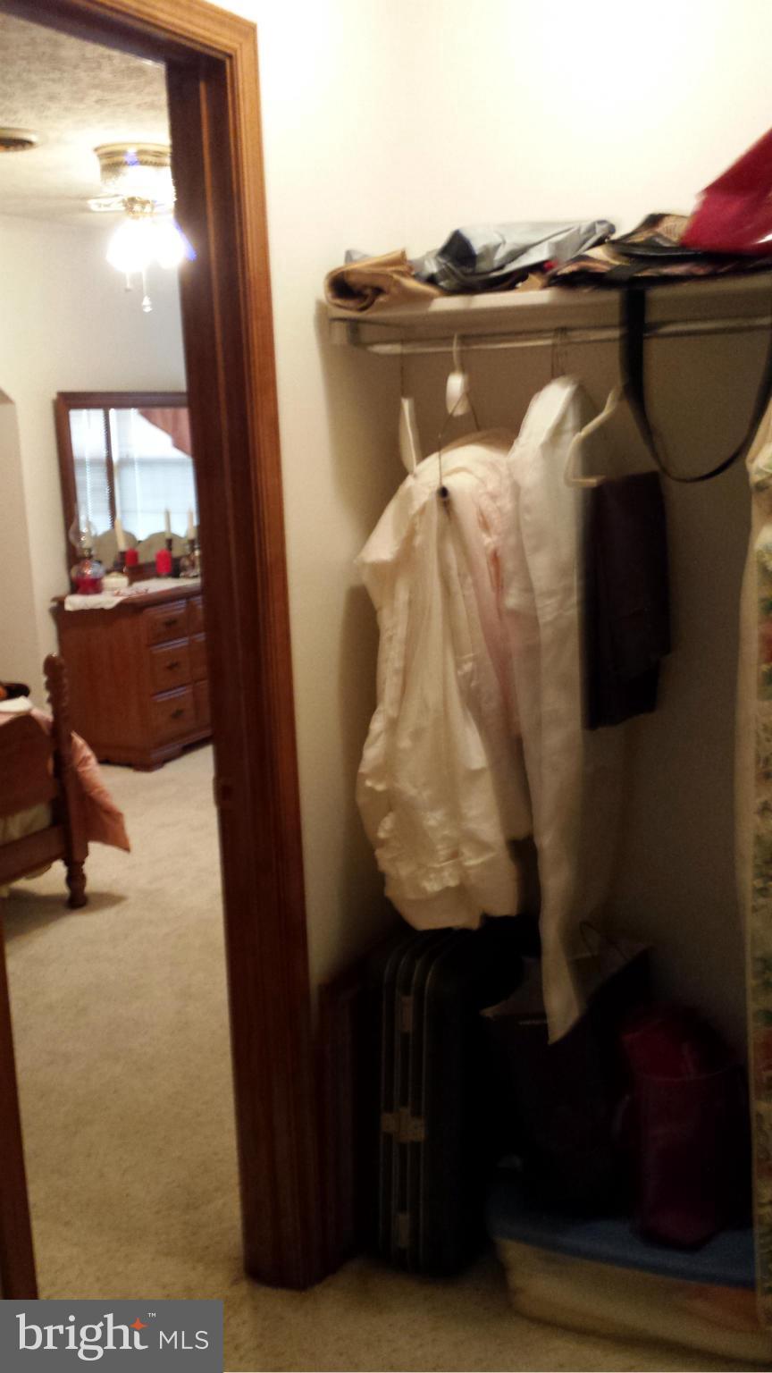 6151 Beach Road Midland, VA 22728 - Photo 21 of 30 Interior (General)