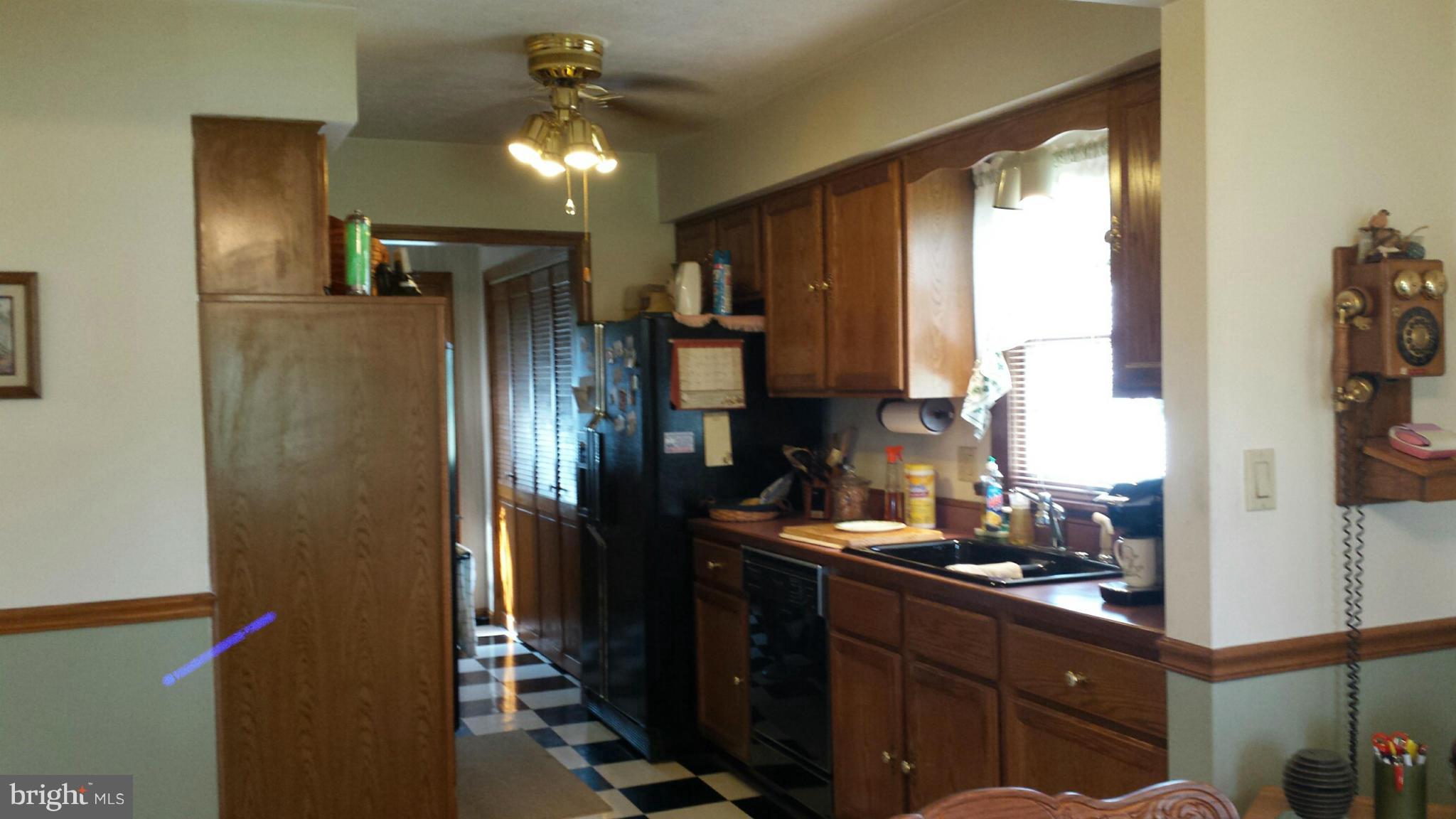 6151 Beach Road Midland, VA 22728 - Photo 8 of 30 Kitchen