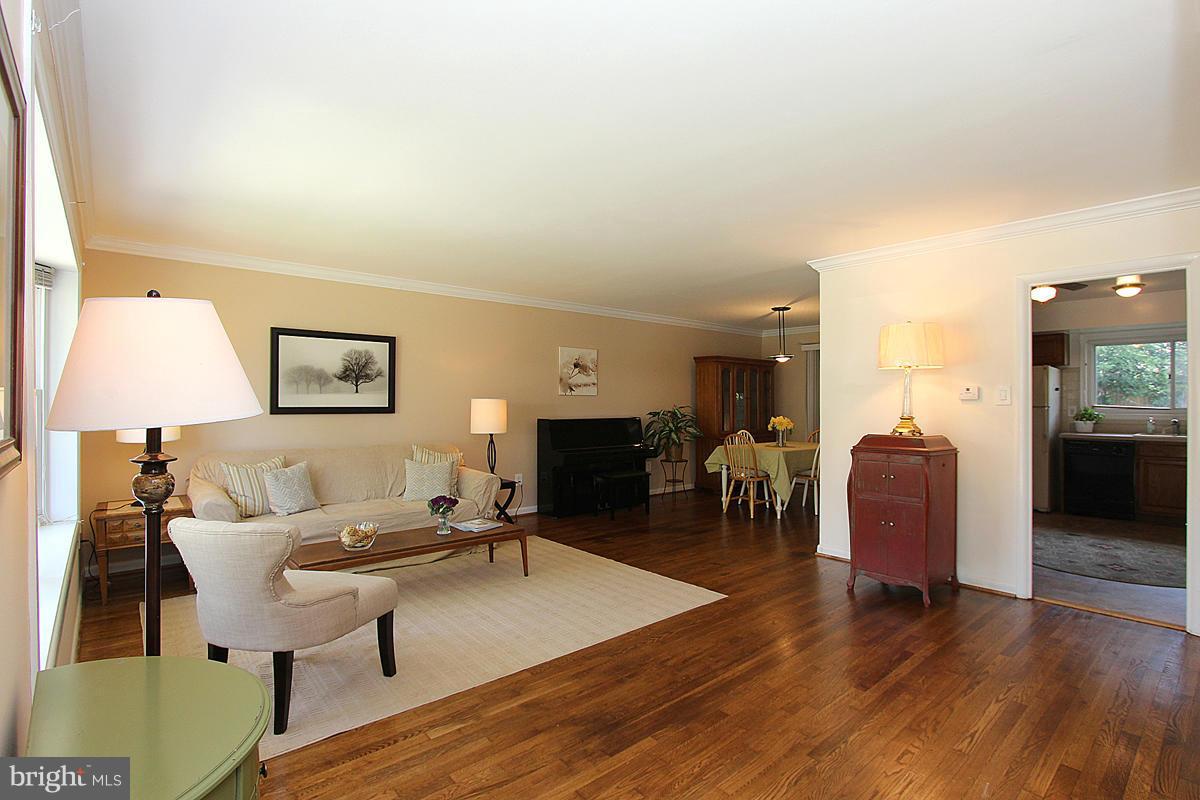 3914 Minden Road Silver Spring, MD 20906 - Photo 2 of 19 Interior (General)