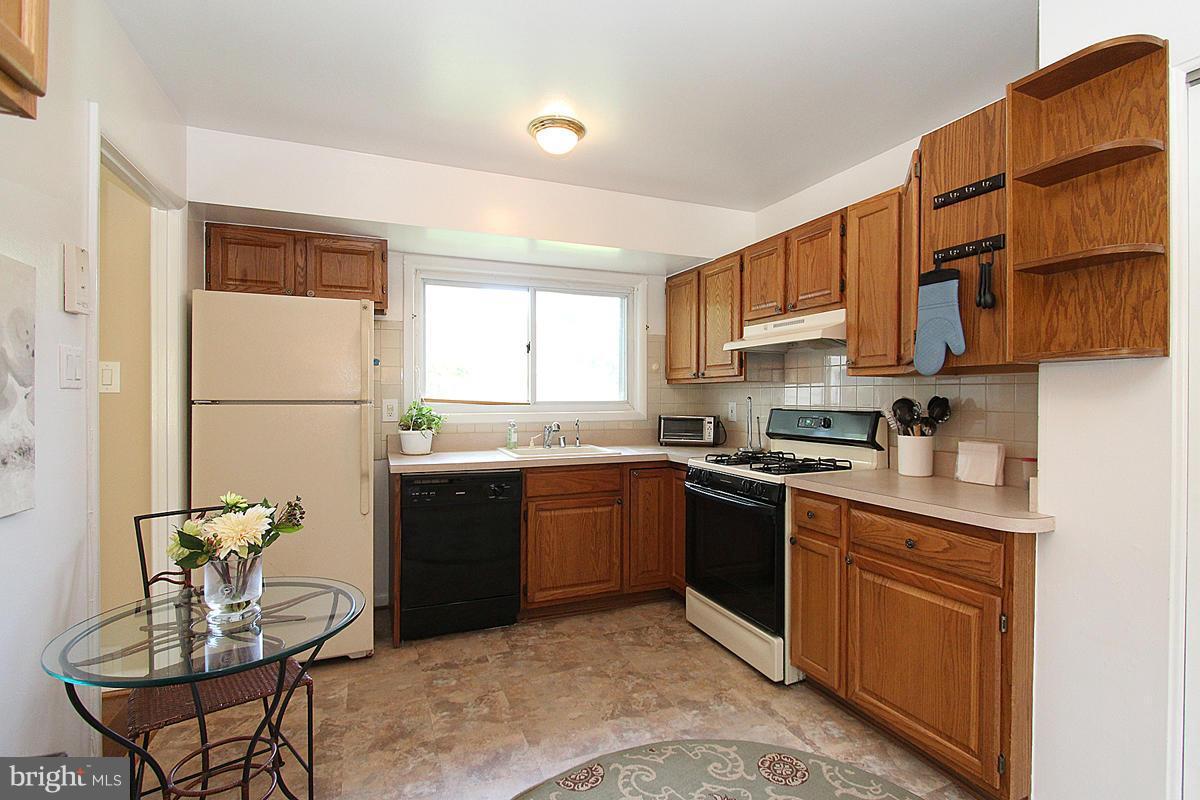 3914 Minden Road Silver Spring, MD 20906 - Photo 5 of 19 Kitchen