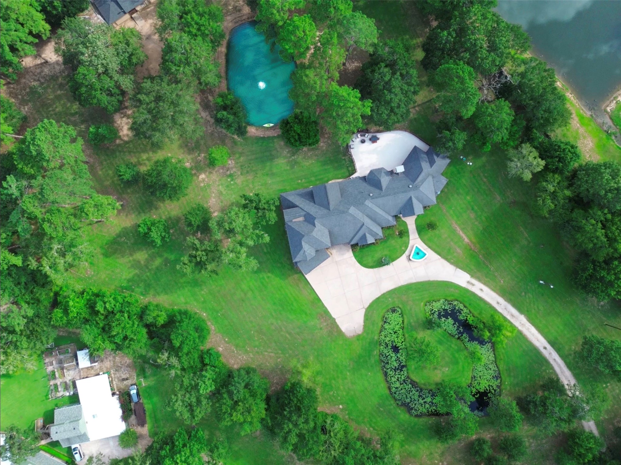 32660 Willow Bend Road Waller, TX 77484 - Photo 2 of 39
