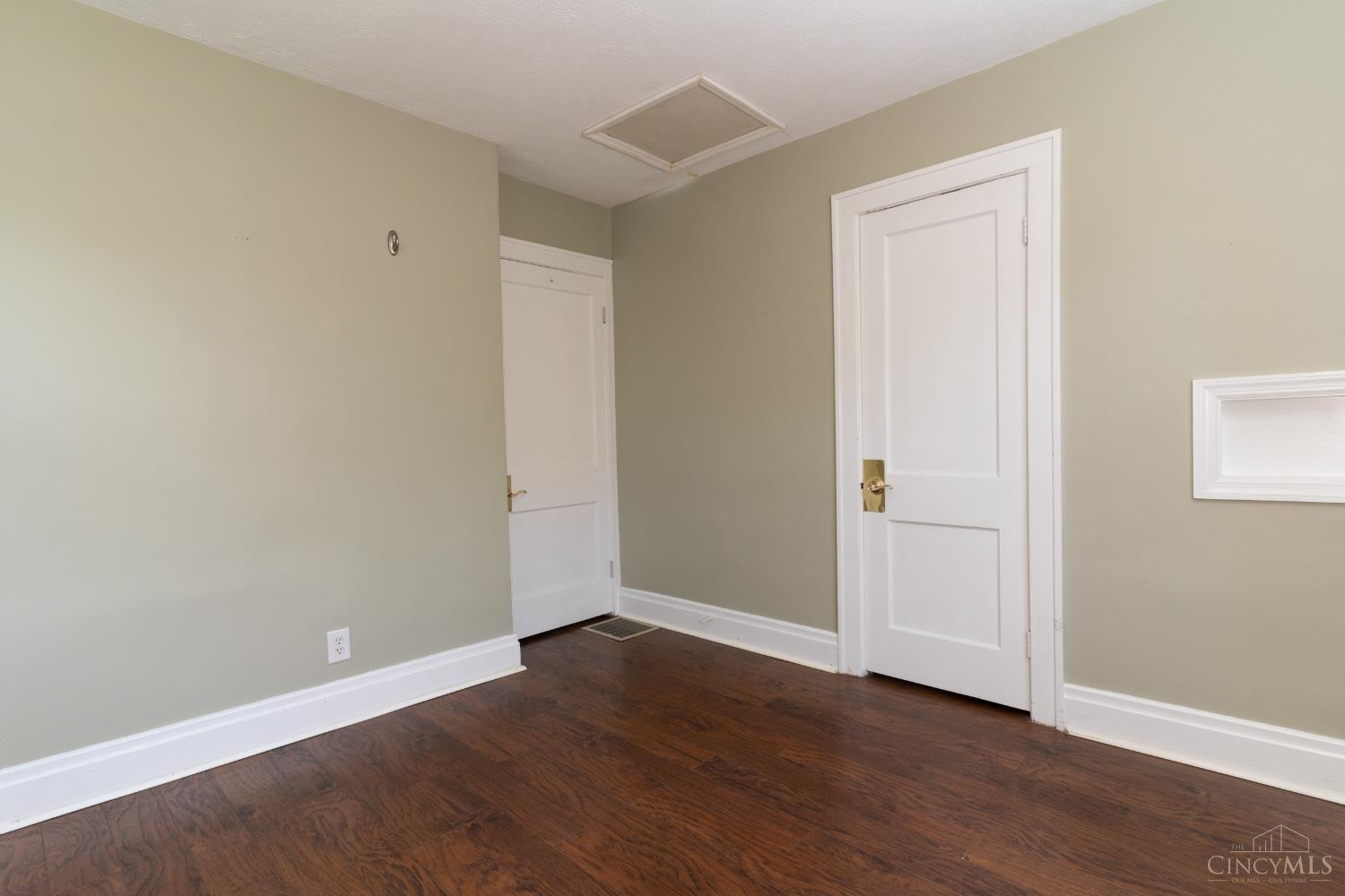 5506 Hubble Road Cincinnati, OH 45247 - Photo 20 of 34 Gallery Image 20
