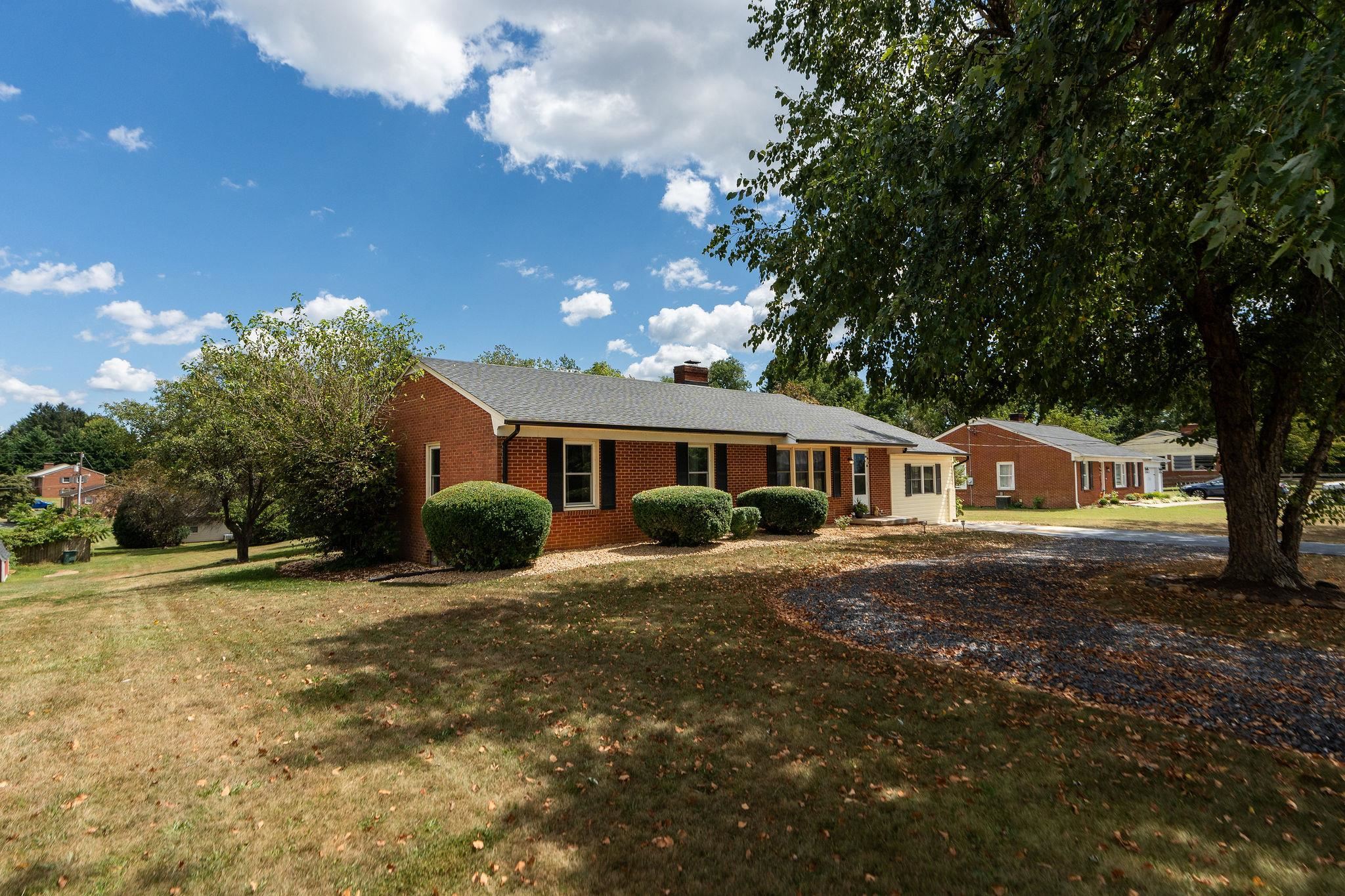 1064 Ladd Road Waynesboro, VA 22980 - Photo 48 of 51 a front view of a house with a garden