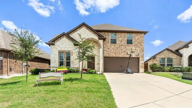 $2,900 | 407 Beldon Way, Royse City, TX 75189