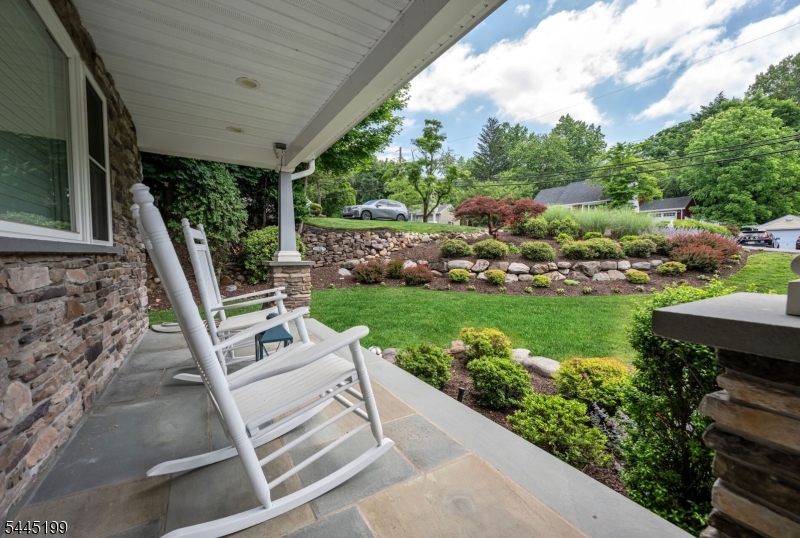 31 Osceola Road Wayne, NJ 07470 - Photo 3 of 44