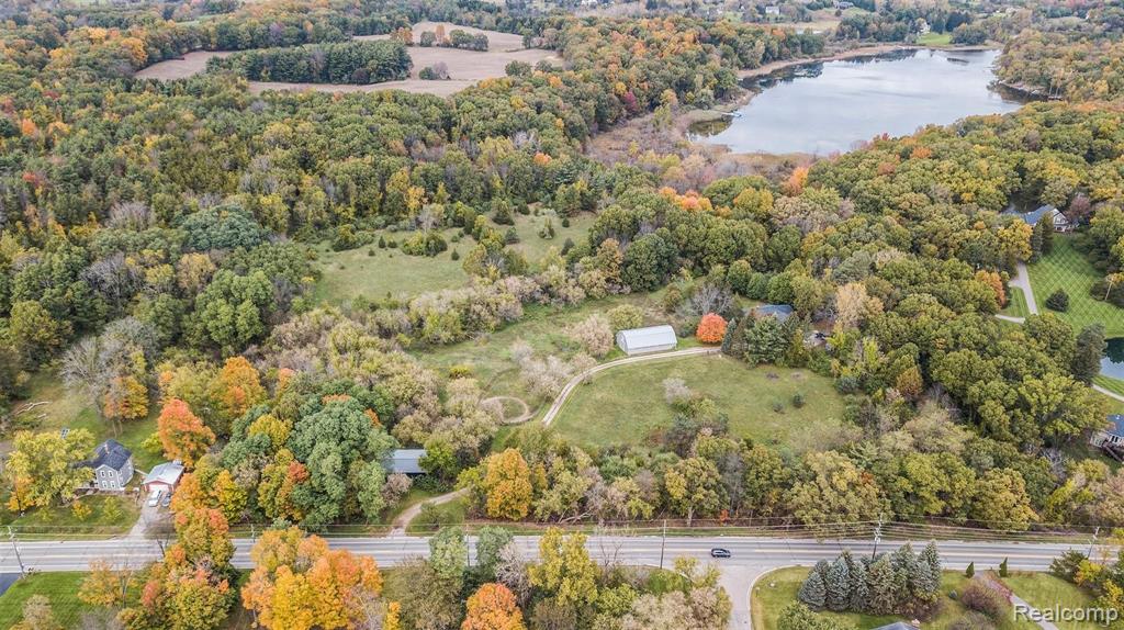 6025 Brighton Road Brighton, MI 48116 - Photo 5 of 45