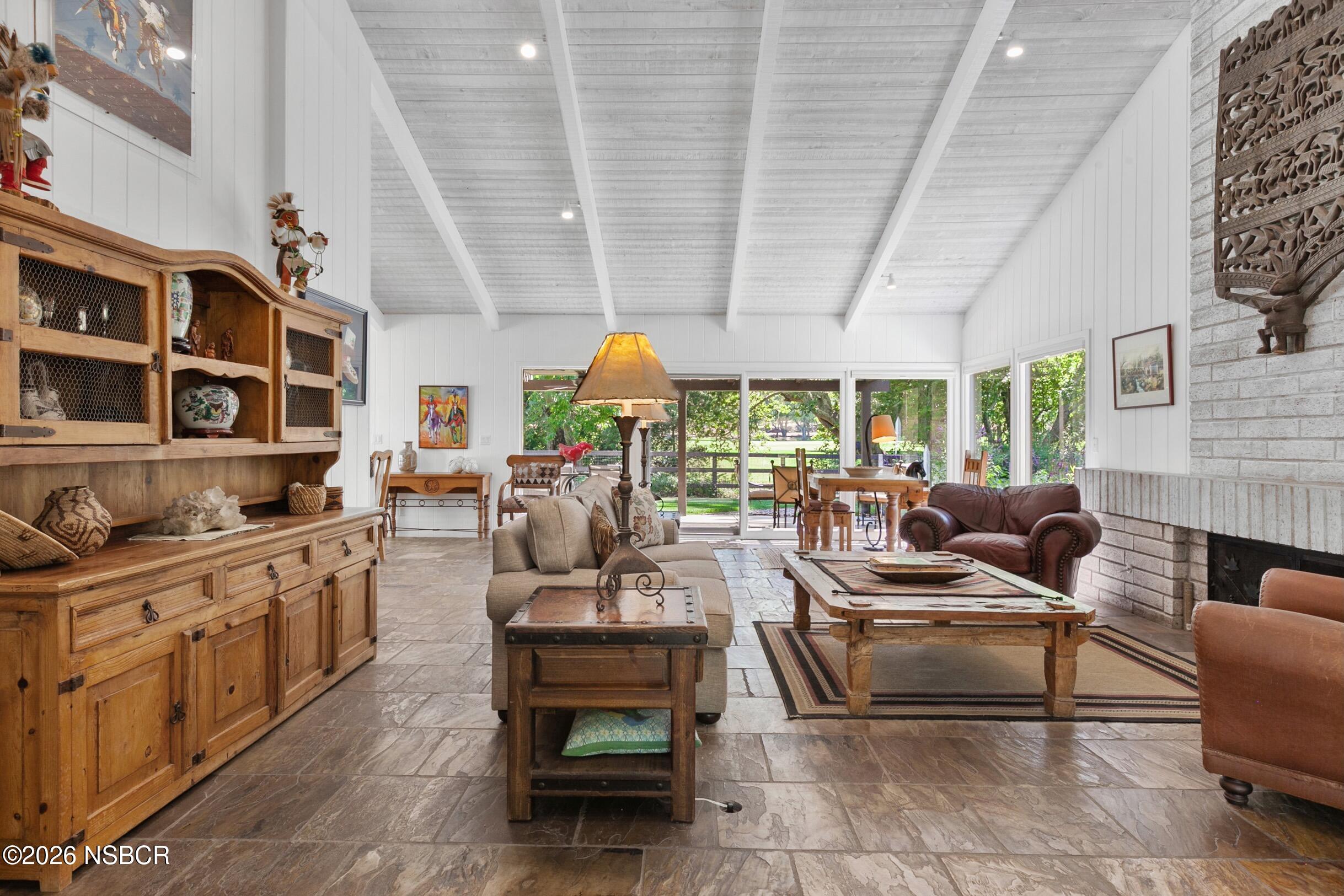945 Rancho Alisal Drive Solvang, CA 93463 - Photo 5 of 28 Living Room