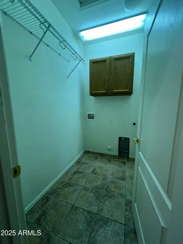 a view of utility room