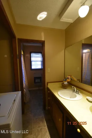 $80,000 | 100 West Gleason Street, Schlater, MS 38952