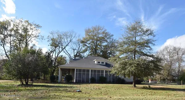 $80,000 | 100 West Gleason Street, Schlater, MS 38952