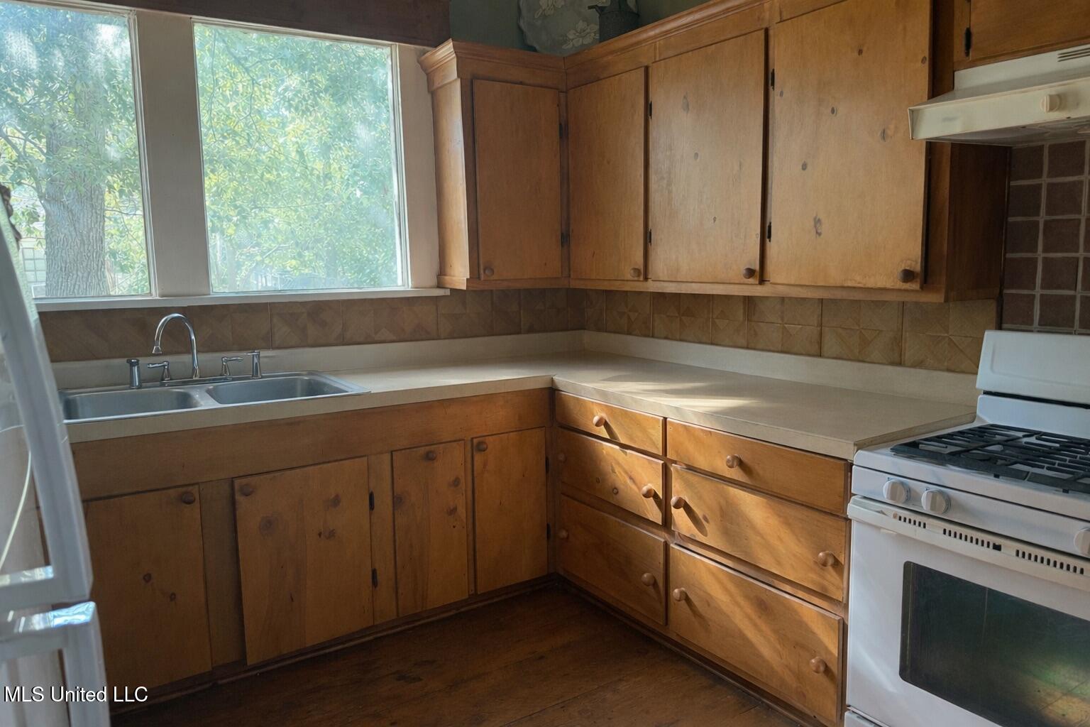 100 West Gleason Street Schlater, MS 38952 - Photo 10 of 10 71D20880-1FB8-47E5-B215-F2AA69211716_1_1