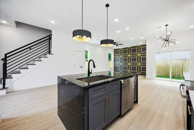 $2,365 | 4601 Newberry Street, Unit A, Houston, TX 77051