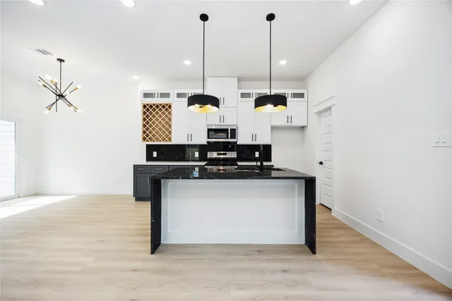 $2,365 | 4601 Newberry Street, Unit A, Houston, TX 77051