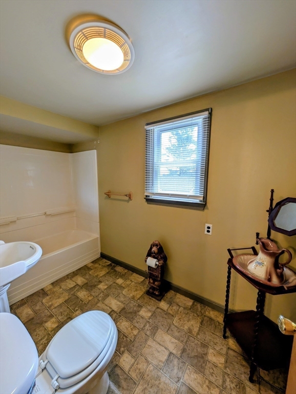 72 Park Road Charlton, MA 01507 - Photo 25 of 41