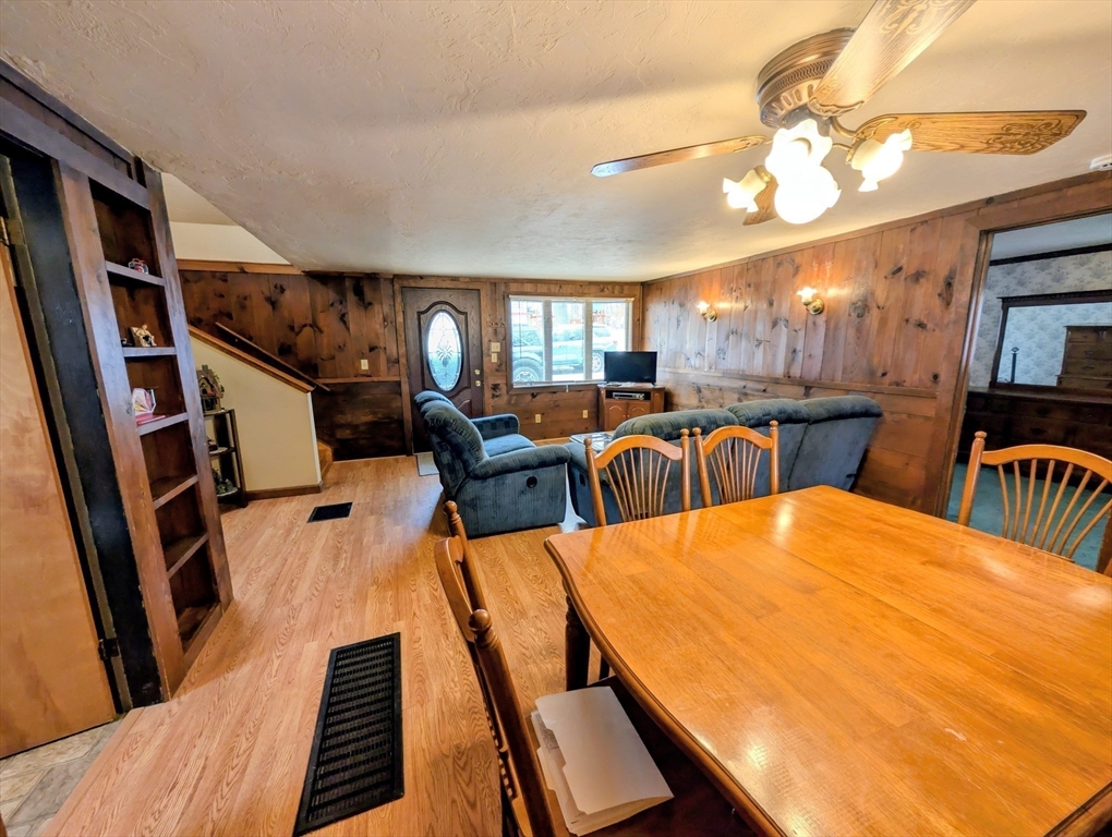 72 Park Road Charlton, MA 01507 - Photo 8 of 41