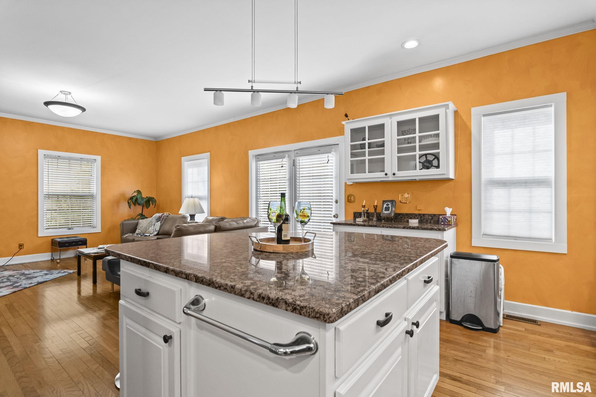 1511 South Bates Avenue Springfield, IL 62704 - Photo 15 of 39