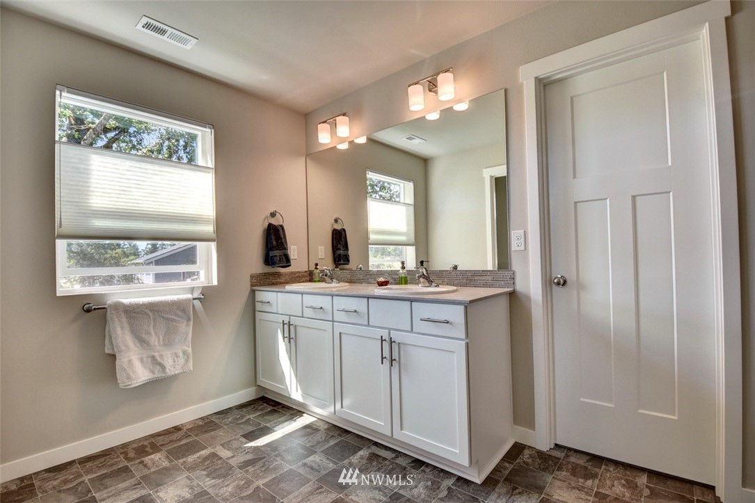2118 Mayes Road Southeast Lacey, WA 98503 - Photo 22 of 33 Gallery Image 22