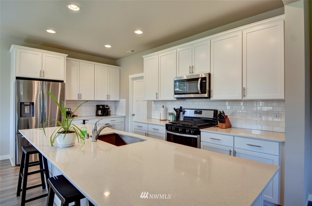 2118 Mayes Road Southeast Lacey, WA 98503 - Photo 7 of 33 Gallery Image 7