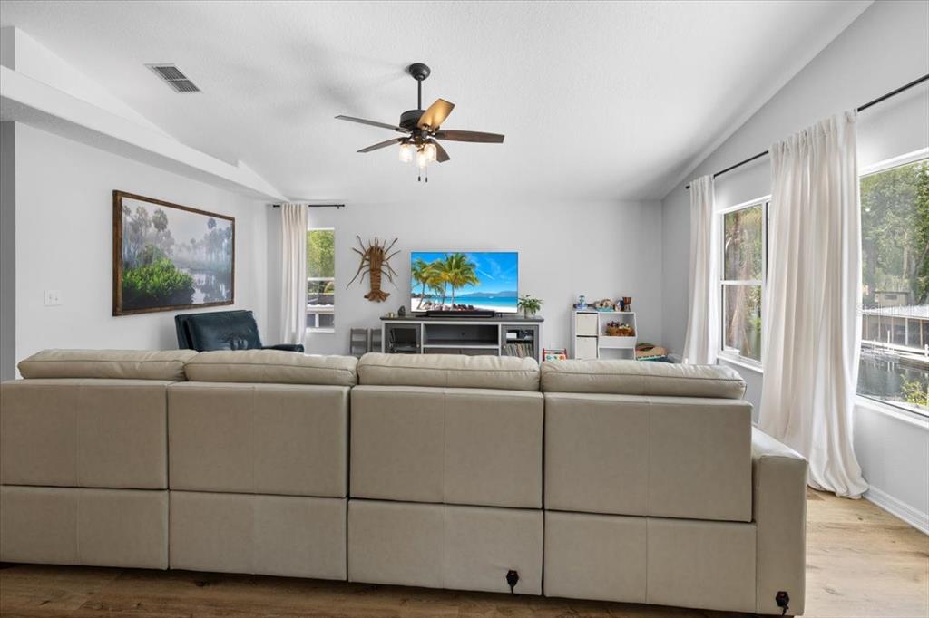 7264 Aberdeen Court Weeki Wachee, FL 34607 - Photo 12 of 57