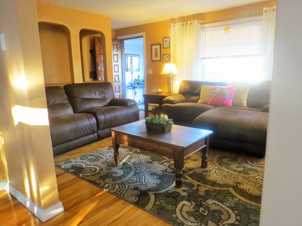 49 Deepdale Road Worcester, MA 01606 - Photo 2 of 18 Gallery Image 2