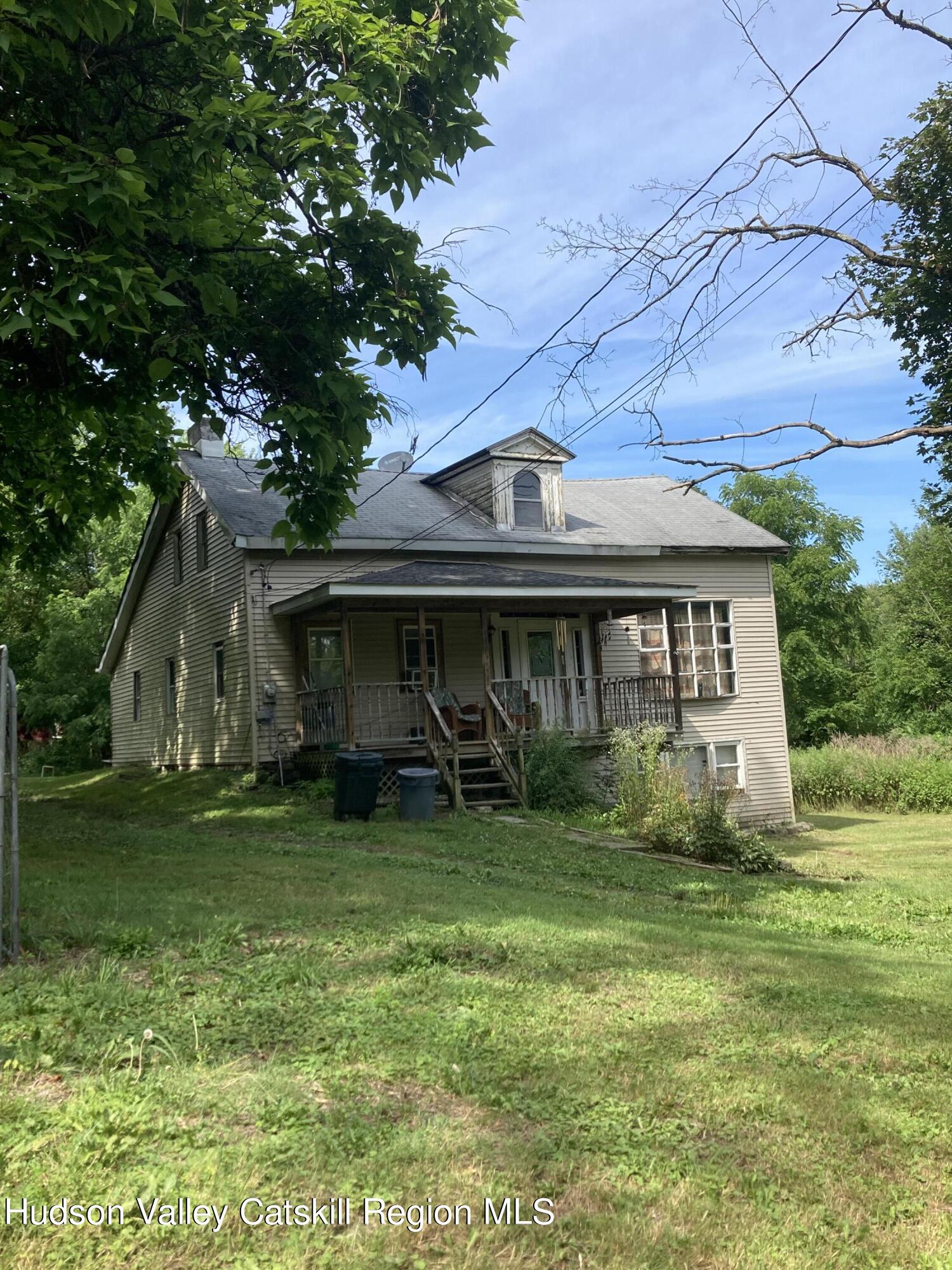 1605 Albany Post Road Wallkill, NY 12589 - Photo 3 of 26 IMG_3112