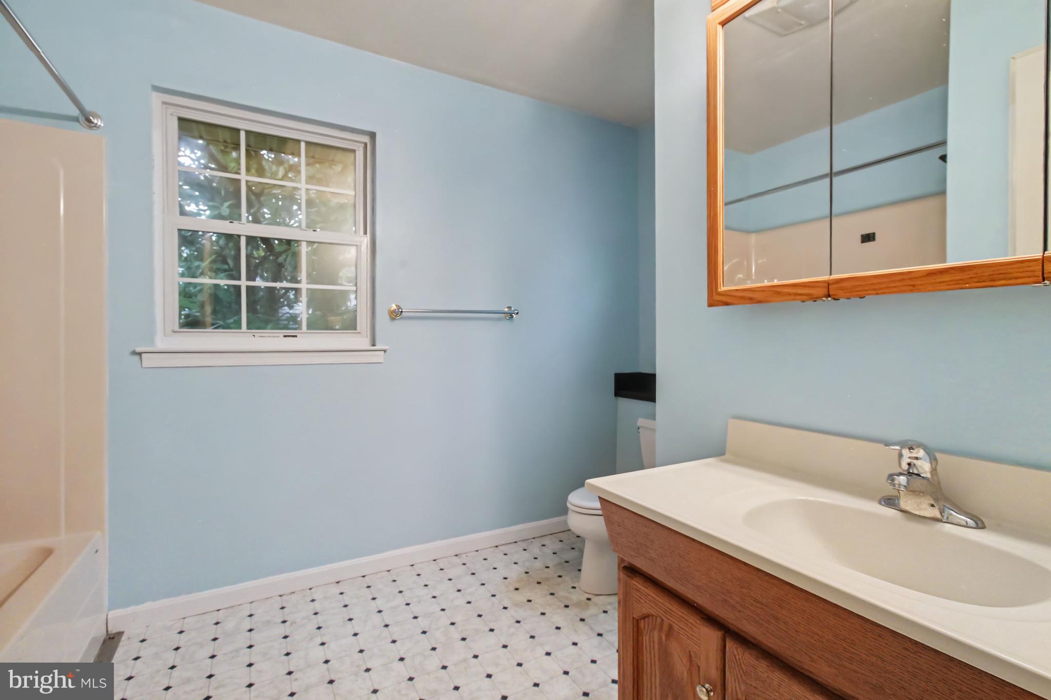 1702 Oakfield Avenue Baltimore, MD 21221 - Photo 10 of 16