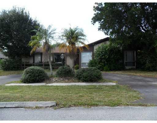 10219 Sleepy Brook Way Boca Raton, FL 33428 - Photo 1 of 6 Exterior Front