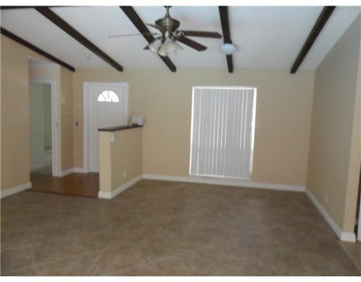 10219 Sleepy Brook Way Boca Raton, FL 33428 - Photo 4 of 6 Living Room