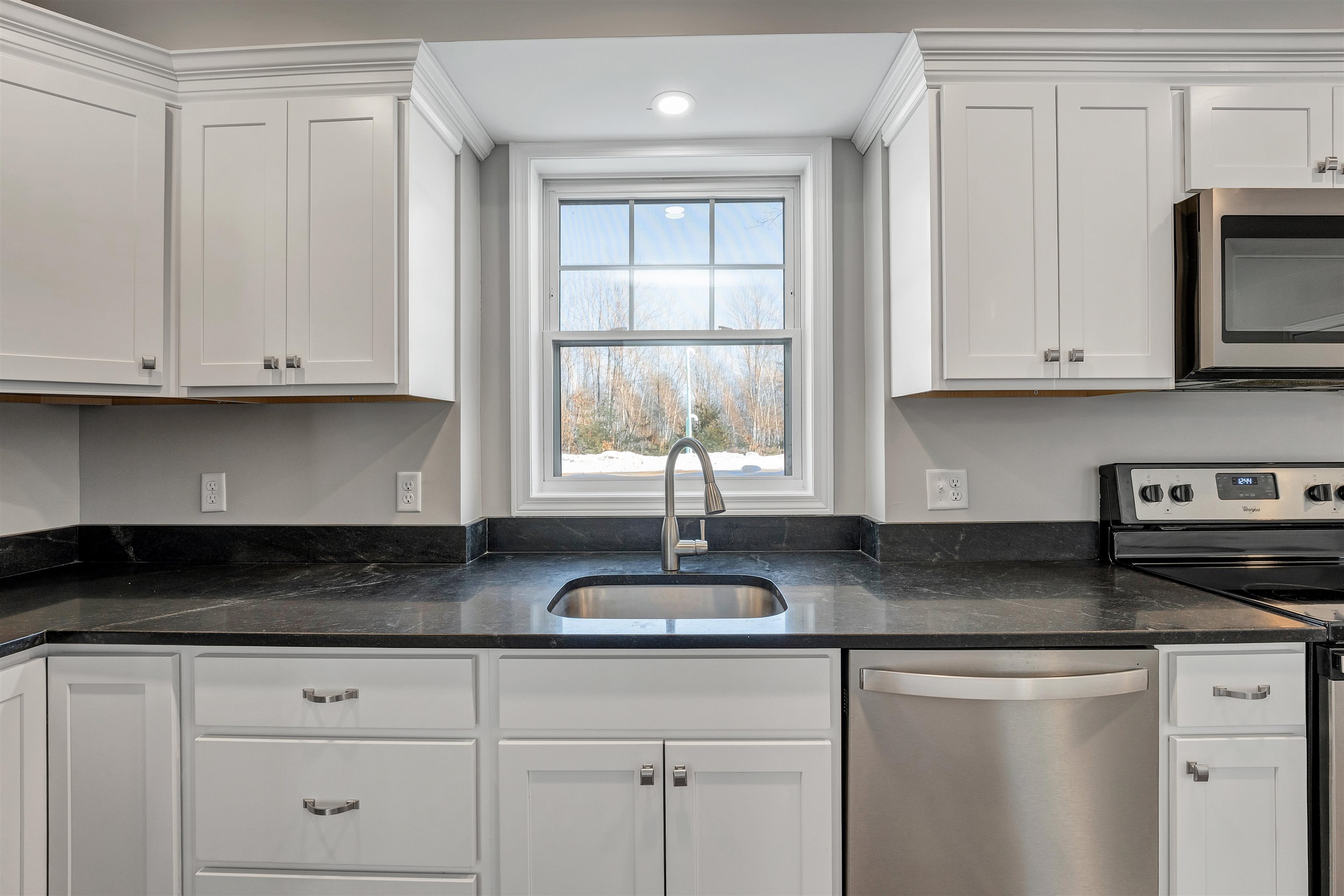 259 Stage Road, Unit 2 Nottingham, NH 03290 - Photo 6 of 28