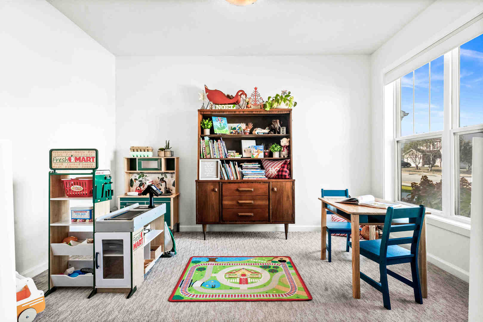 3615 Silverado Trail Normal, IL 61761 - Photo 5 of 37 a room with furniture and a couch