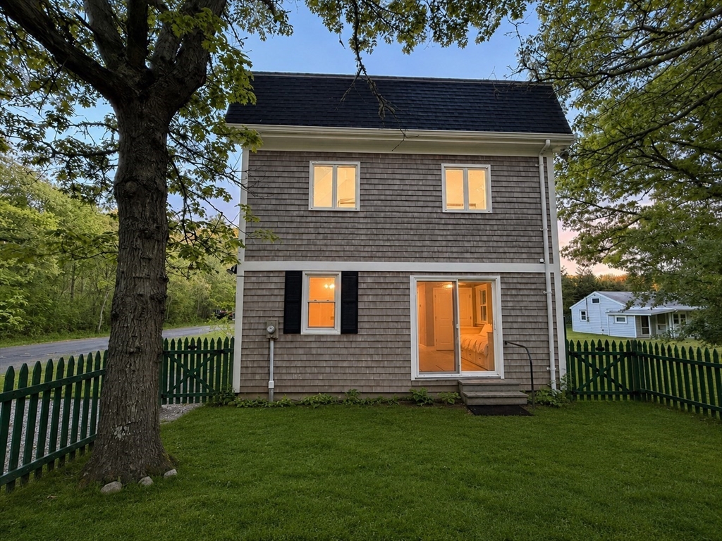 98 Ebony Street Fairhaven, MA 02719 - Photo 2 of 32
