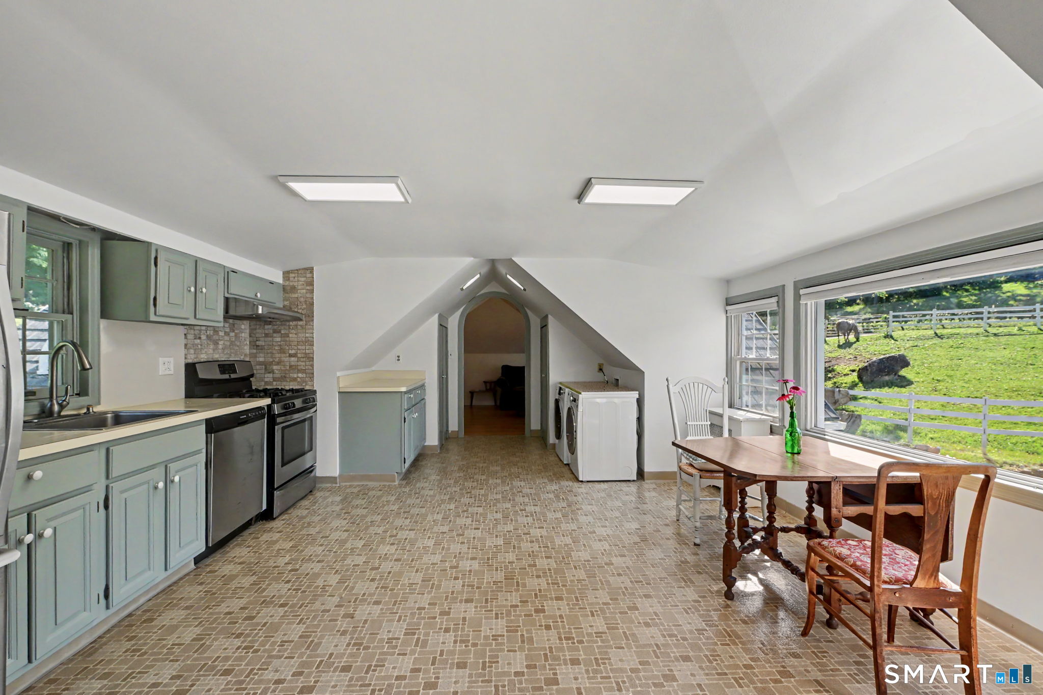723 Riverbank Road, Unit GARAGE Stamford, CT 06903 - Photo 4 of 18