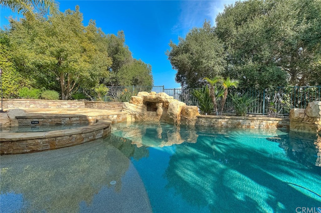 16 Bent Oak Coto de Caza, CA 92679 - Photo 6 of 56 a view of yard with green space