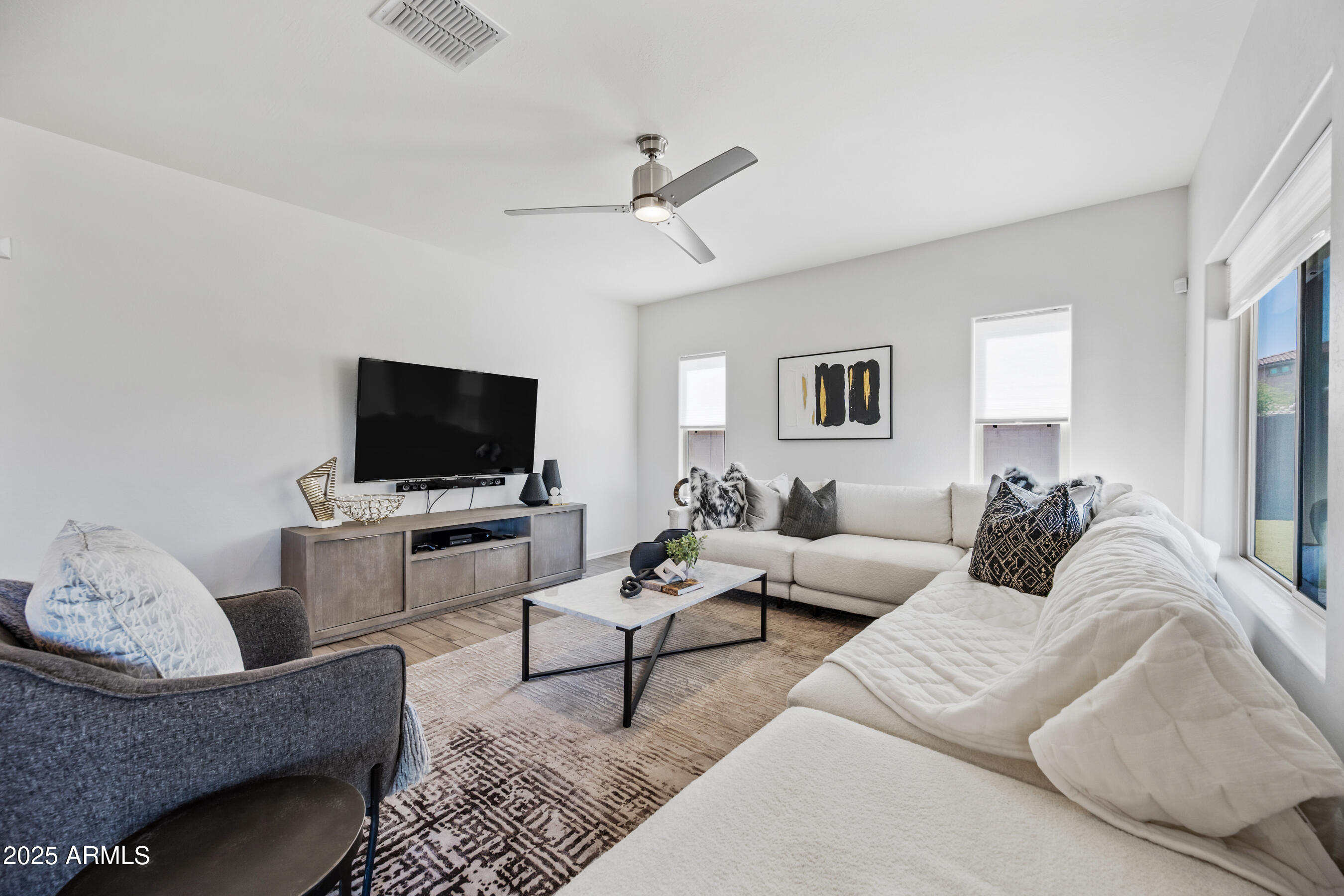 2776 East Mews Road Gilbert, AZ 85298 - Photo 14 of 80 Living Room