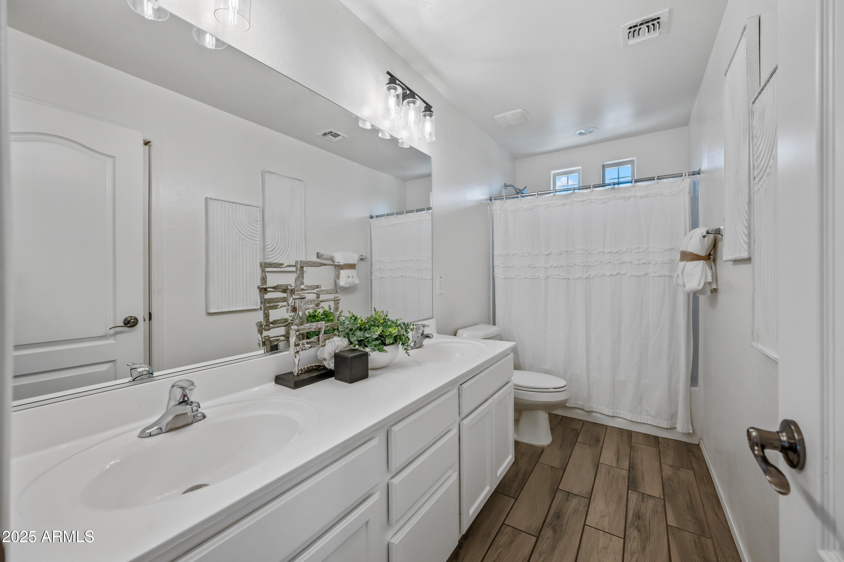 2776 East Mews Road Gilbert, AZ 85298 - Photo 45 of 80 Upstairs Bath
