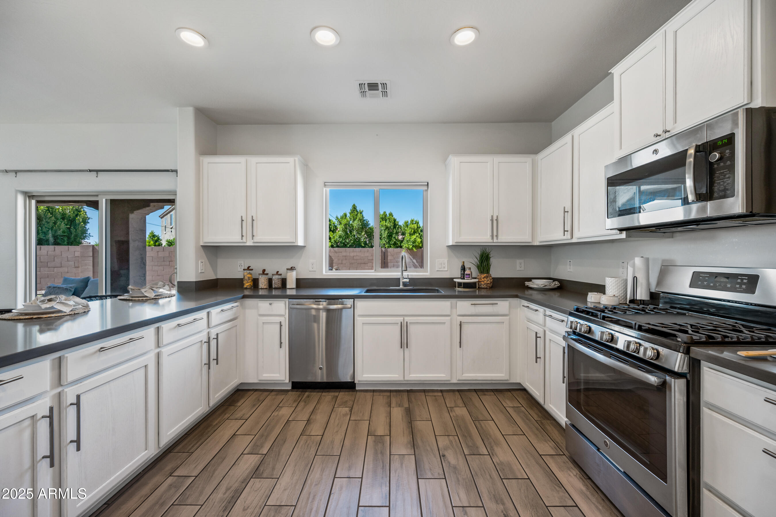 2776 East Mews Road Gilbert, AZ 85298 - Photo 4 of 80 Kitchen