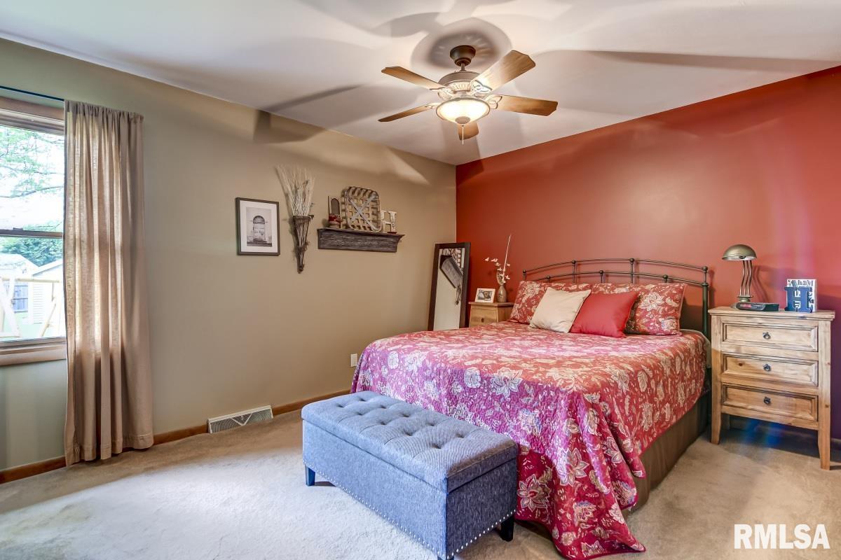 2517 Columbus Circle Springfield, IL 62703 - Photo 19 of 33