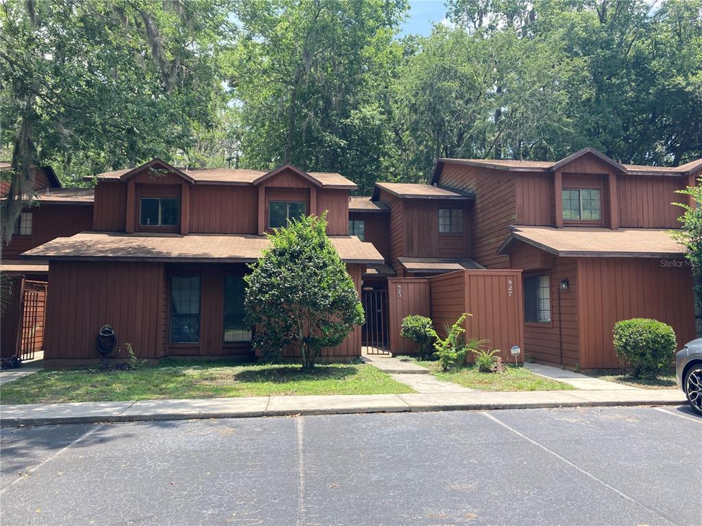 823 Southwest 56th Ter  