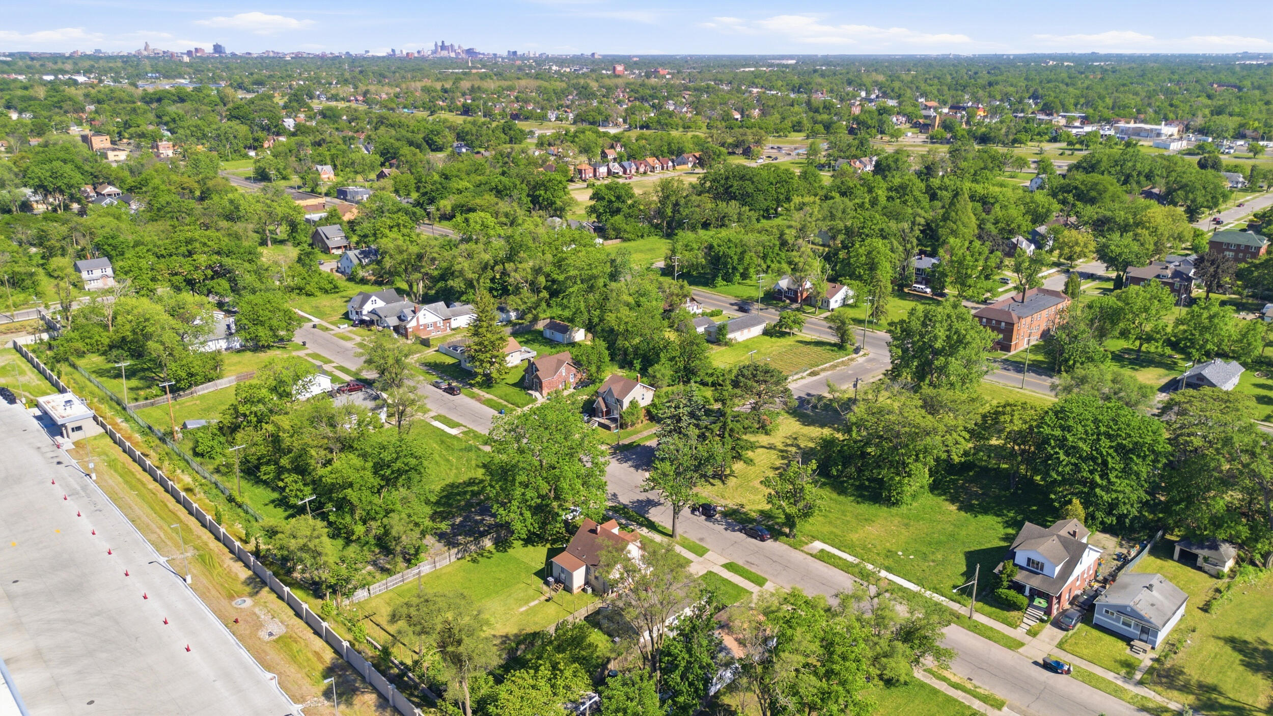 13207 Compass Street Detroit, MI 48227 - Photo 14 of 21 15_dji_0360