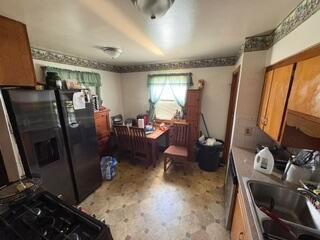 2873 Howey Road Columbus, OH 43224 - Photo 6 of 19 Kitchen