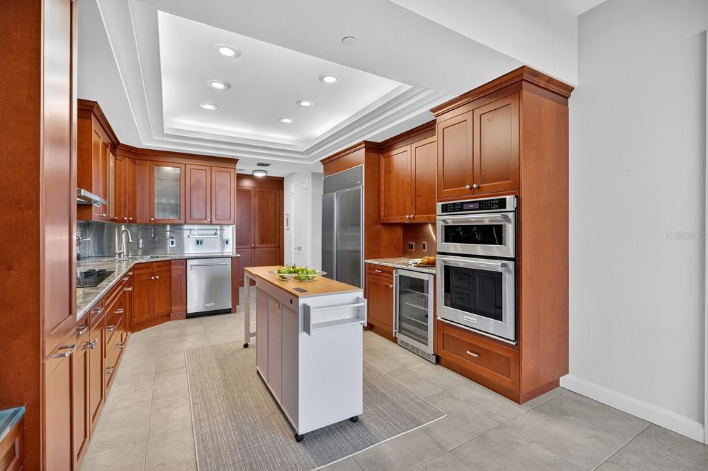 415 L L Ambiance Drive, Unit C403 Longboat Key, FL 34228 - Photo 37 of 81