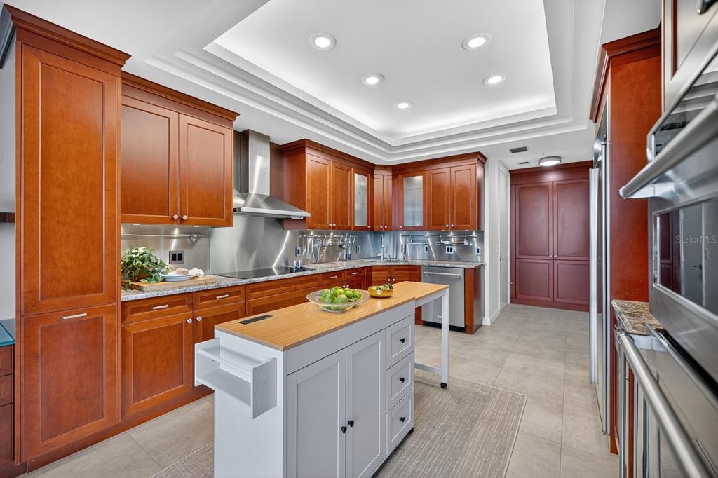 415 L L Ambiance Drive, Unit C403 Longboat Key, FL 34228 - Photo 38 of 81