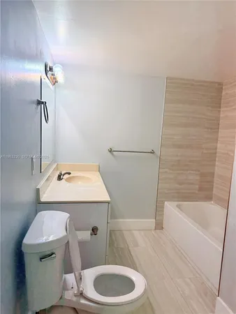 $2,000 | 6280 Northwest 186th Street, Unit 315, Hialeah, FL 33015