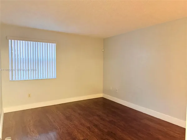 $2,000 | 6280 Northwest 186th Street, Unit 315, Hialeah, FL 33015