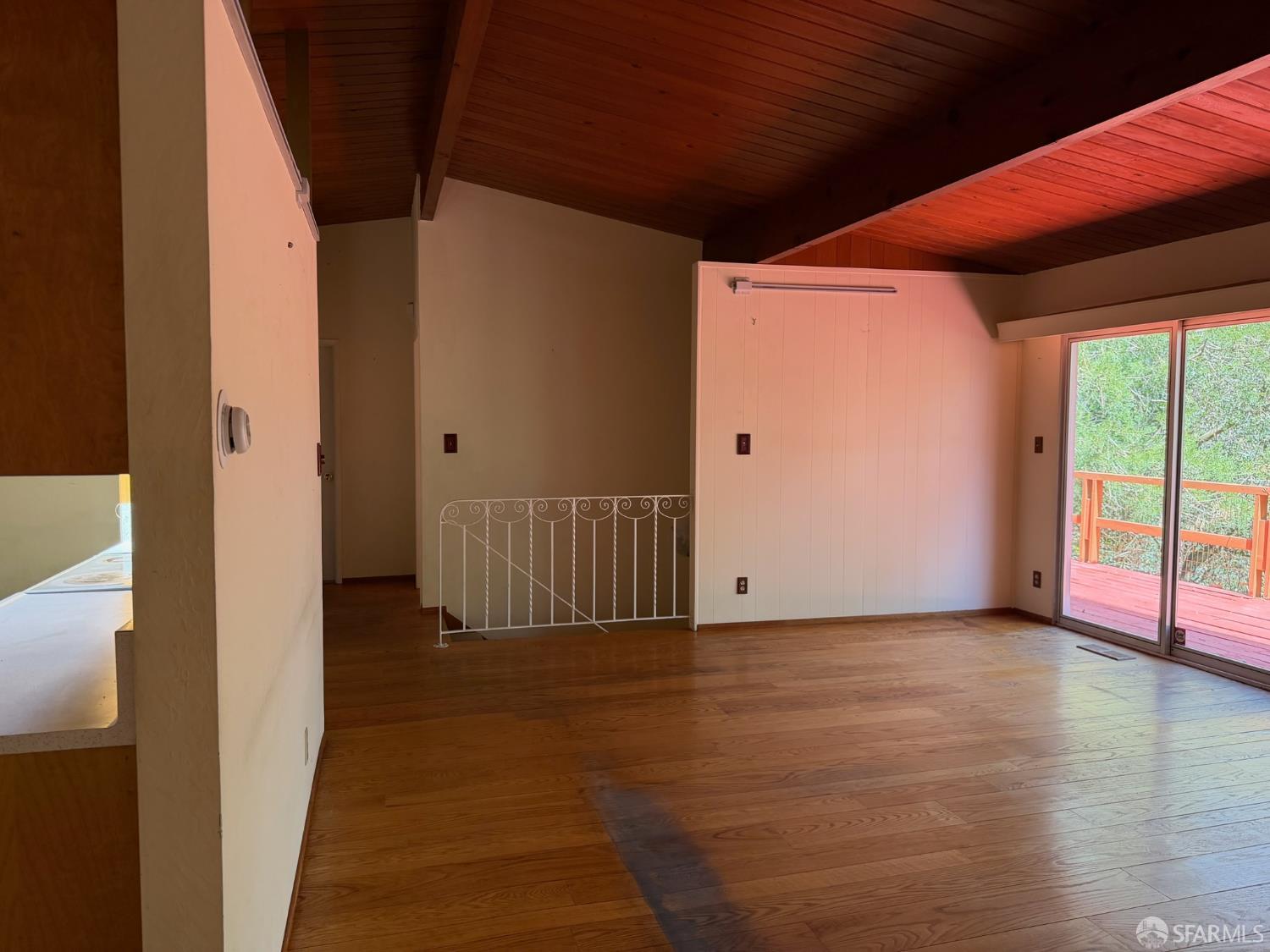 7101 Pinehaven Road Oakland, CA 94611 - Photo 13 of 45