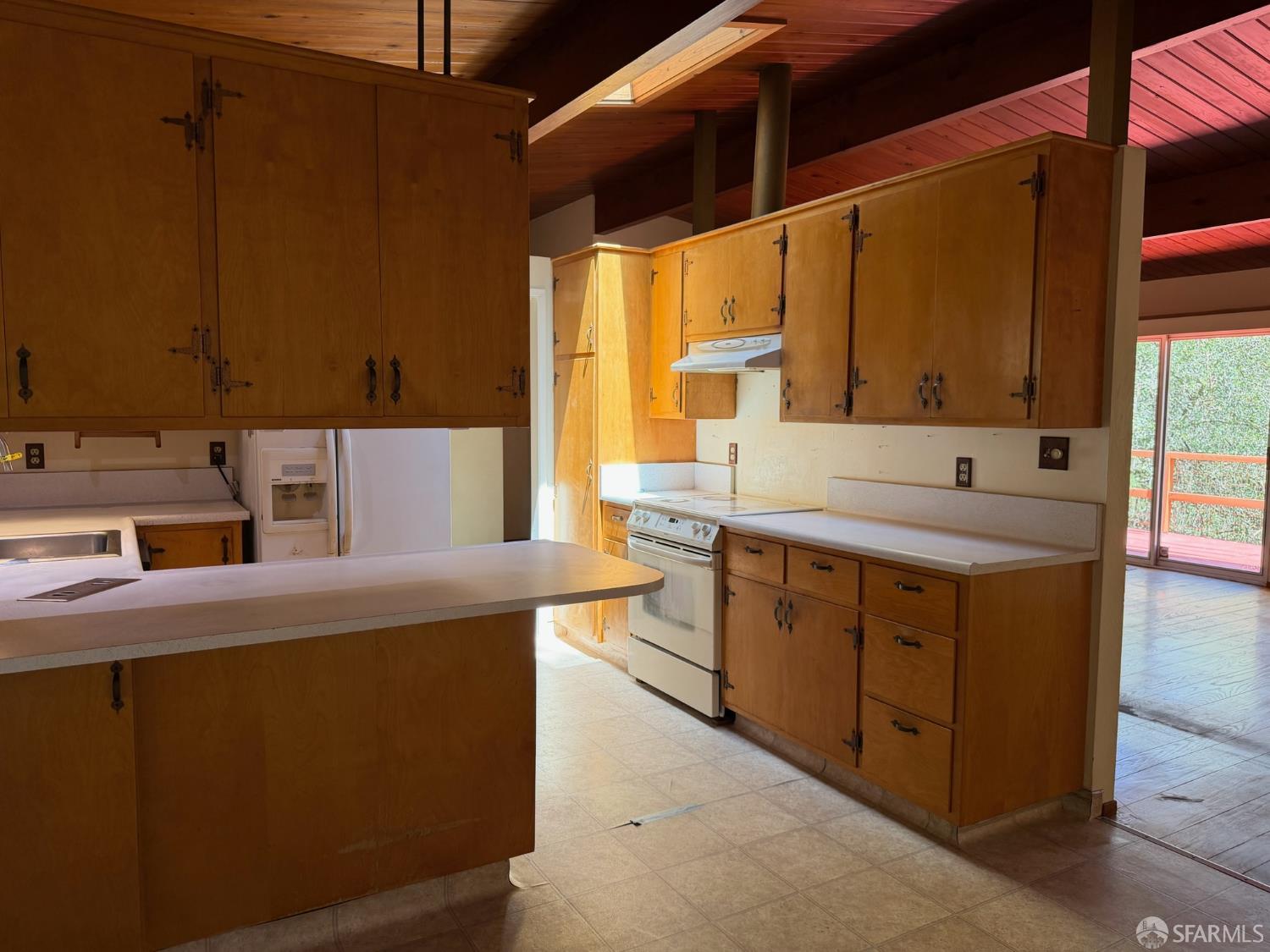 7101 Pinehaven Road Oakland, CA 94611 - Photo 20 of 45