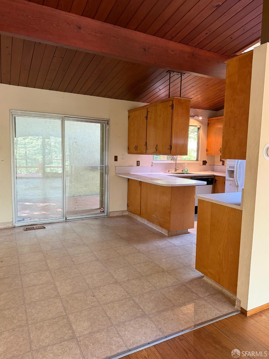 7101 Pinehaven Road Oakland, CA 94611 - Photo 21 of 45
