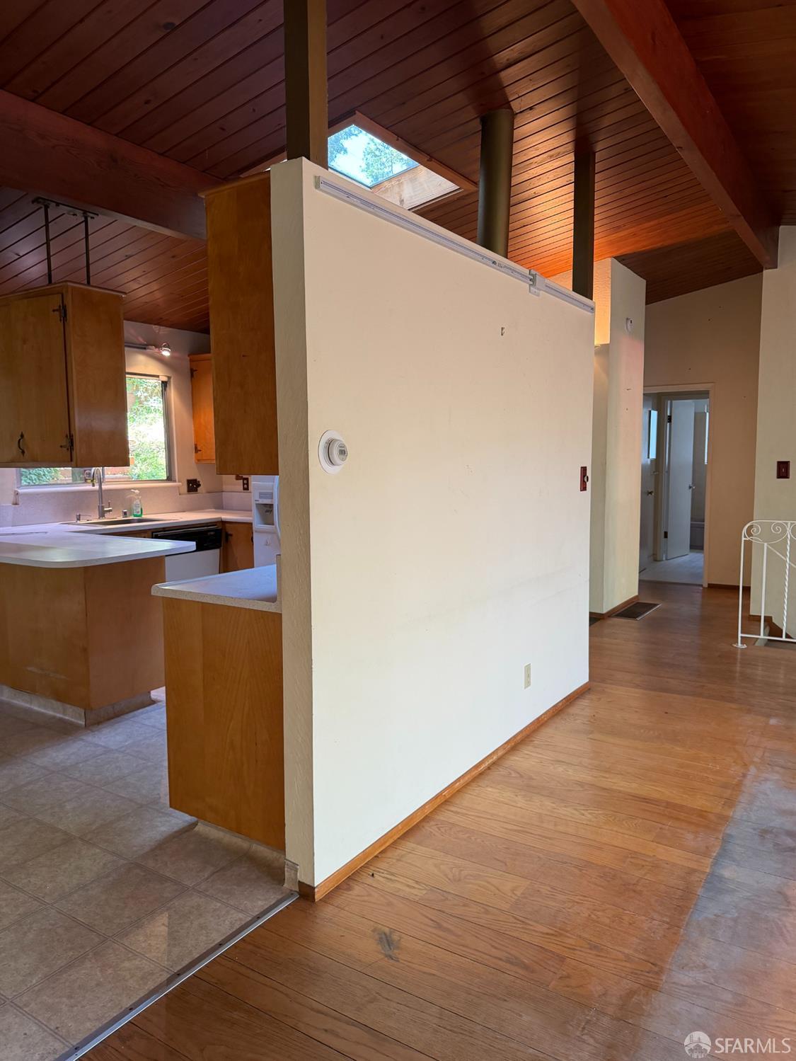7101 Pinehaven Road Oakland, CA 94611 - Photo 23 of 45