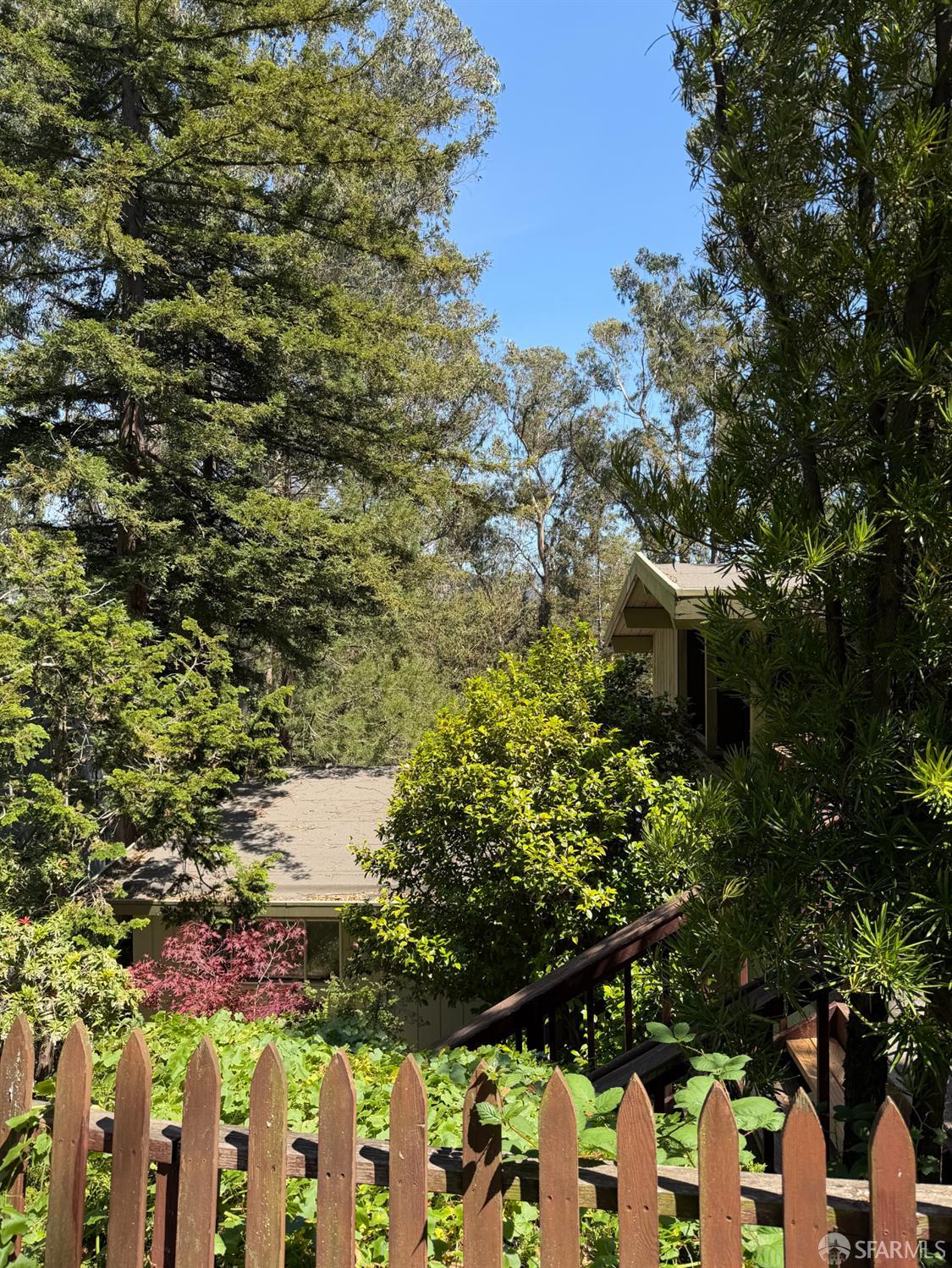 7101 Pinehaven Road Oakland, CA 94611 - Photo 3 of 45